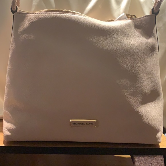Michael Kors Hand Bags - Picture 6 of 6